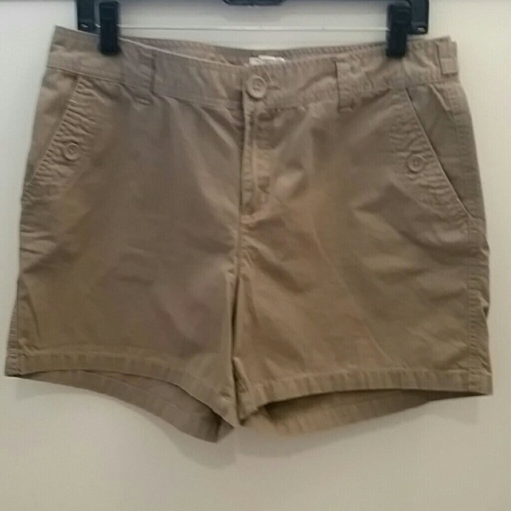Bass Khaki Shorts with Buttoned Pockets Size 10